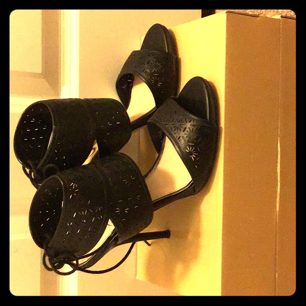 SOLD - Jessica Simpson Barcia Heels 💕